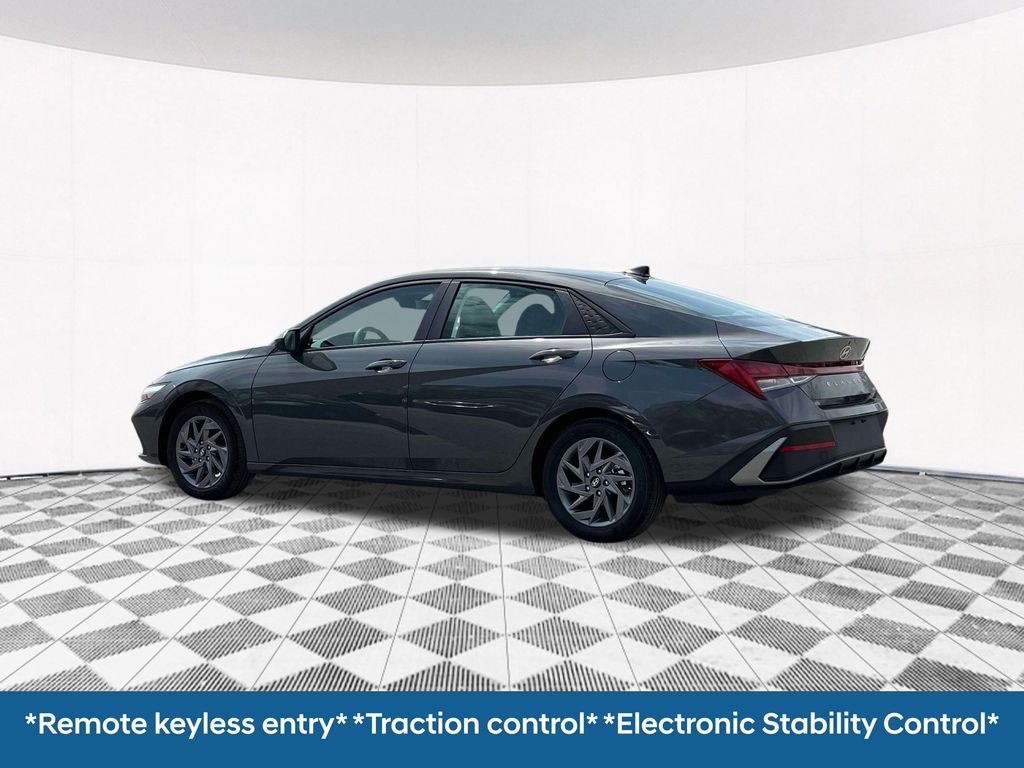 2025 Hyundai Elantra Hybrid Blue photo 4