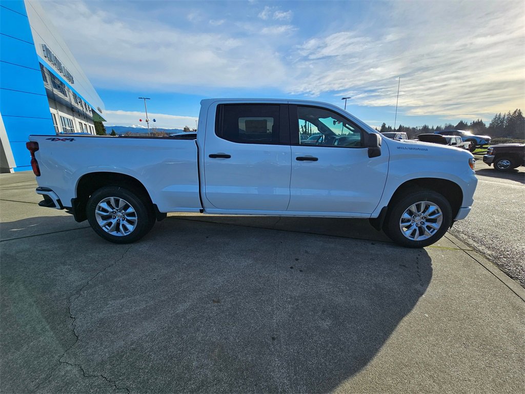 2025 Chevrolet Silverado 1500 Custom photo 6