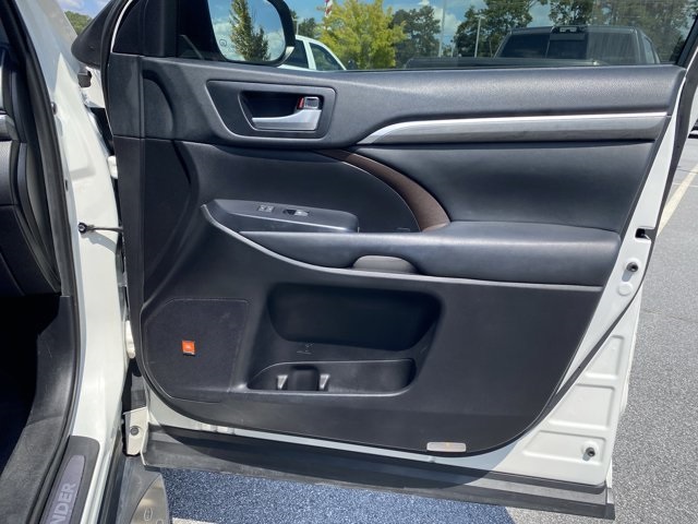 2019 Toyota Highlander Limited Platinum photo 26