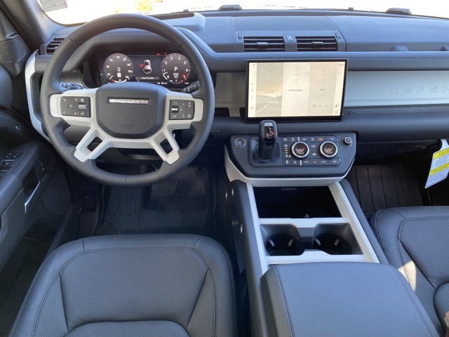 2025 Land Rover Defender 110 X-Dynamic SE photo 17