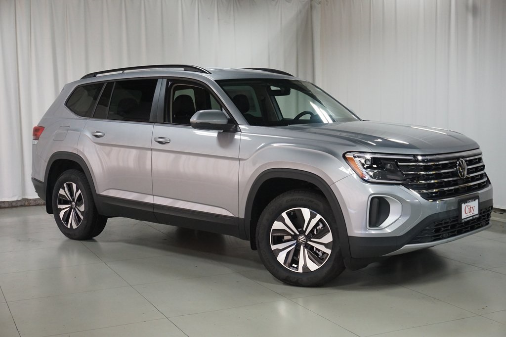 2025 Volkswagen Atlas SE photo 3