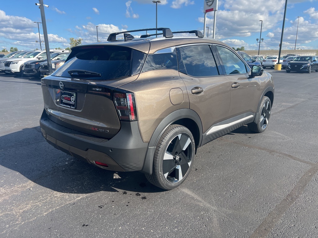 2026 Nissan Kicks SR photo 3