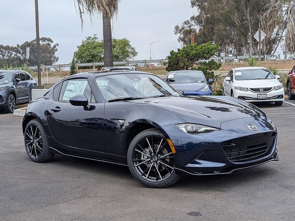 2025 Mazda MX-5 Miata Miata RF Grand Touring photo 2