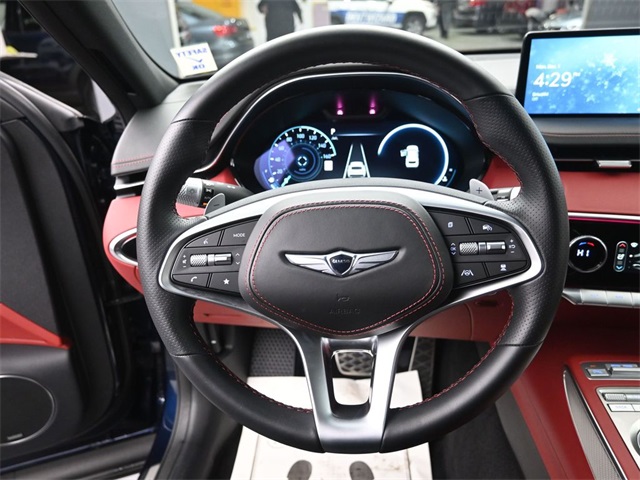 2025 GENESIS GV70 - Image 15