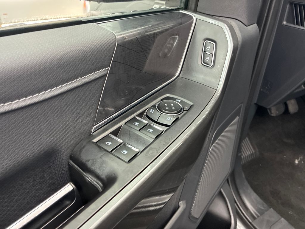 2023 Ford F-150 XLT photo 9