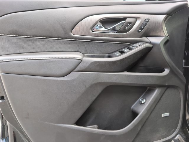 2023 Chevrolet Traverse Premier photo 11