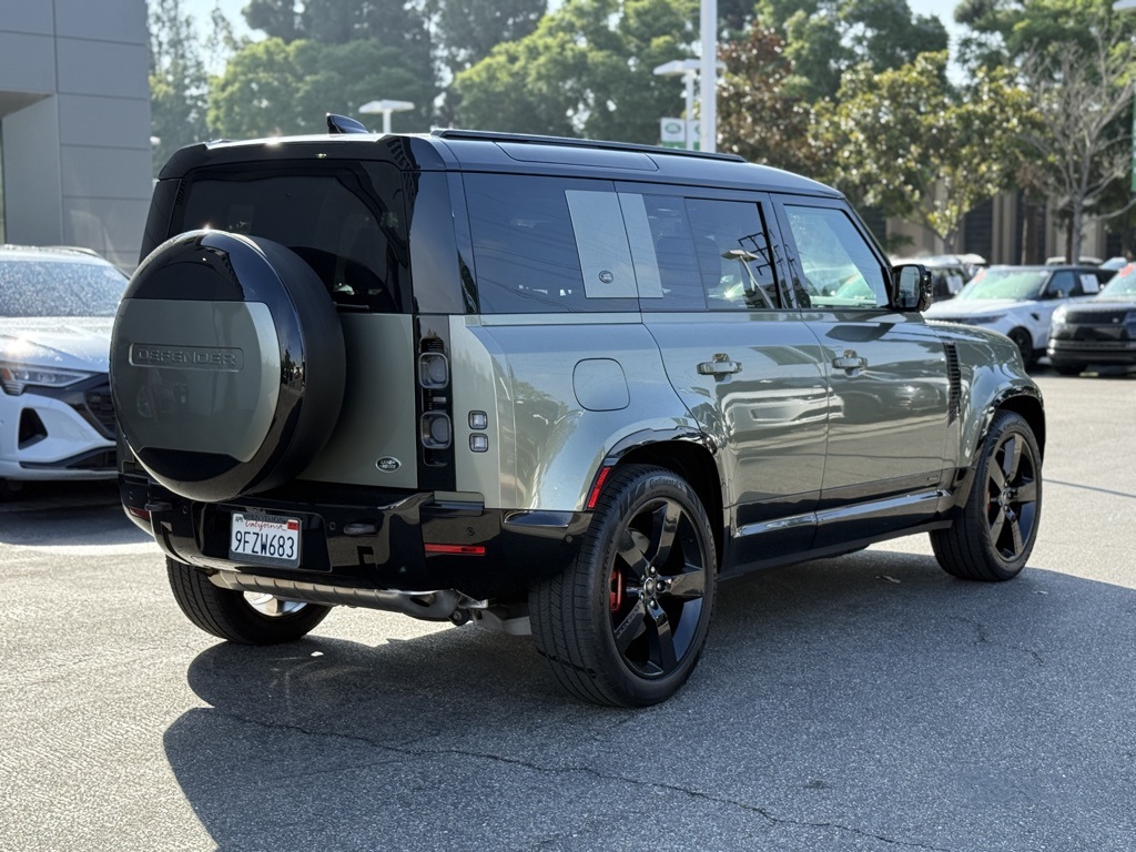 2023 Land Rover Defender 110 photo 5
