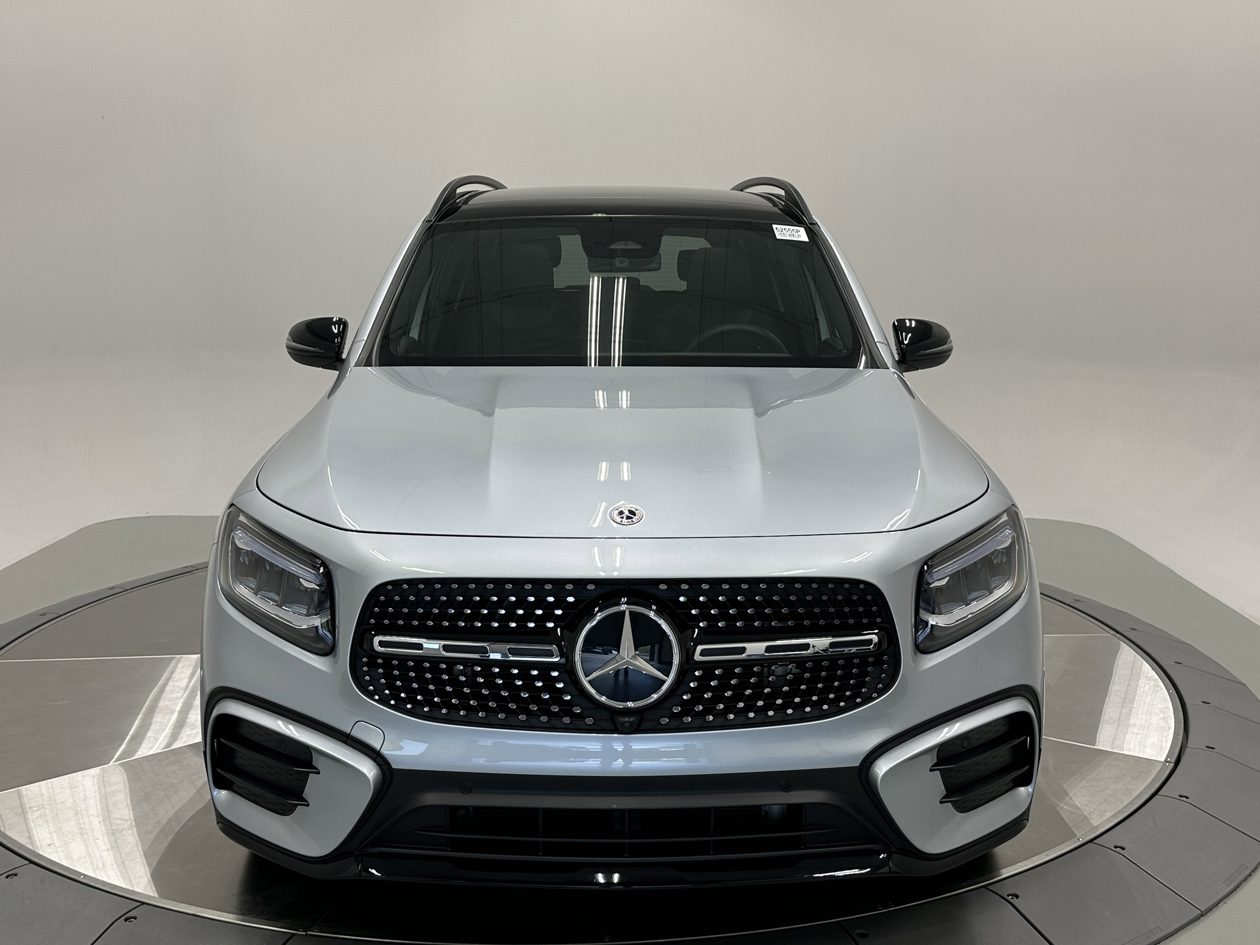 2024 Mercedes Benz GLB 250 photo 2
