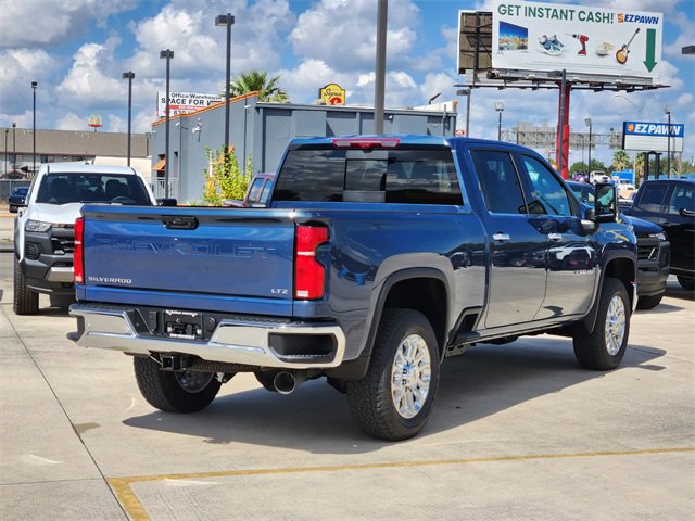 2025 Chevrolet Silverado 2500HD LTZ photo 4