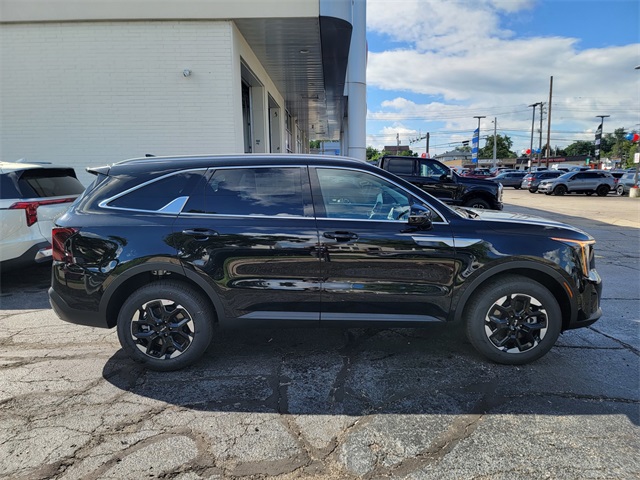 2026 Kia Sorento S photo 2