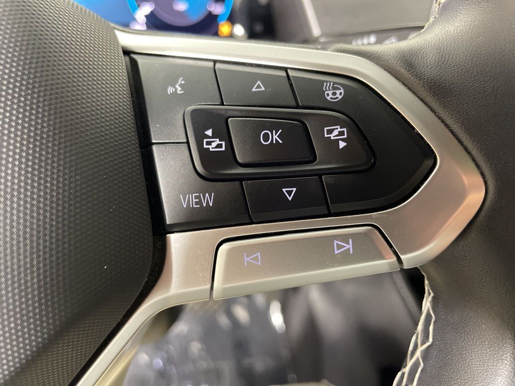 2024 Volkswagen Atlas Cross Sport SE Technology photo 26