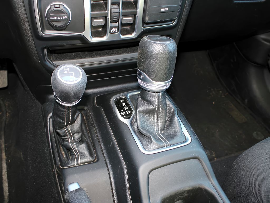 2023 Jeep Wrangler Sahara photo 18