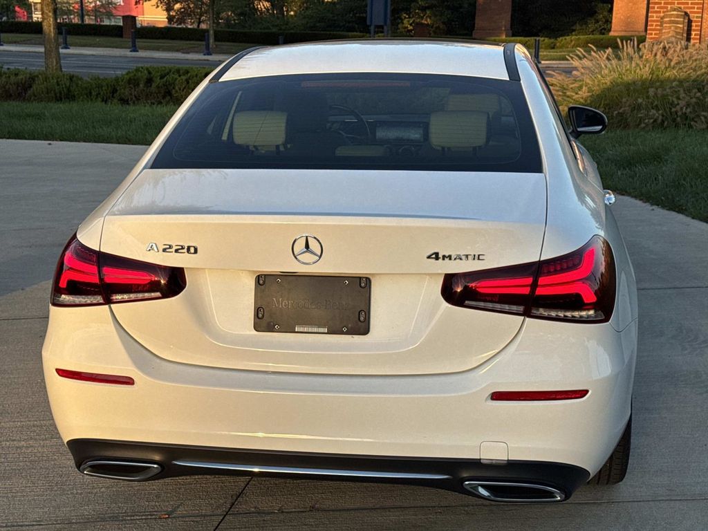 2019 Mercedes Benz A 220 4MATIC photo 4