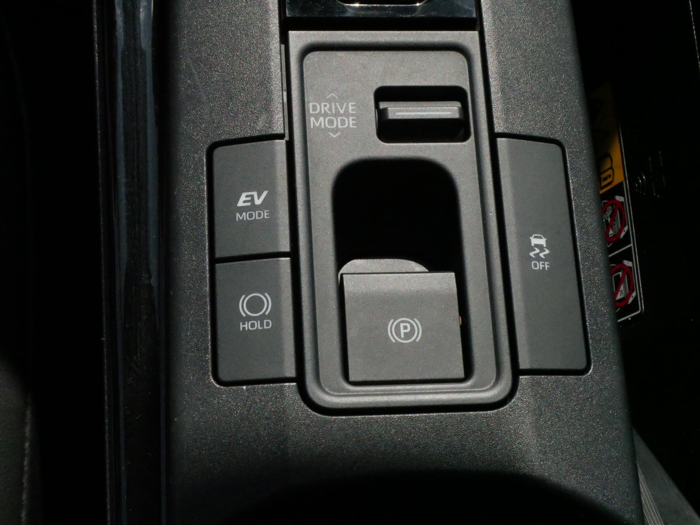 2024 Toyota Prius XLE photo 23