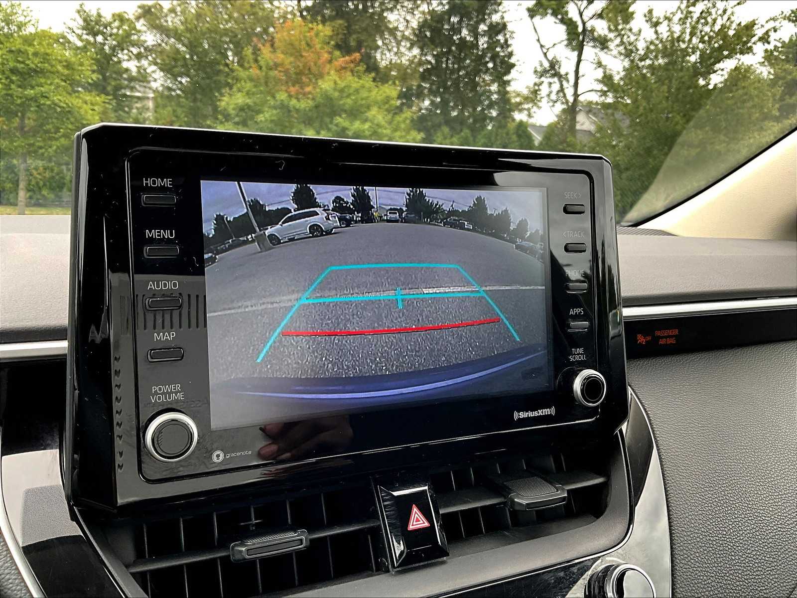 2022 Toyota Corolla LE photo 19