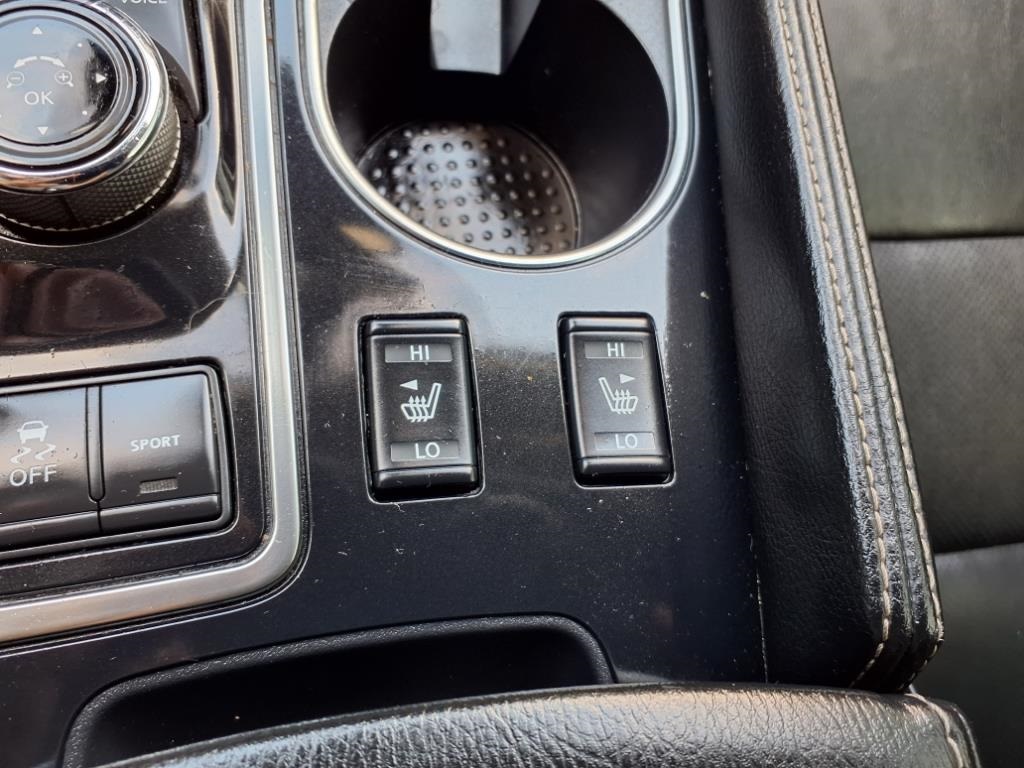 2021 Nissan Maxima SV photo 25