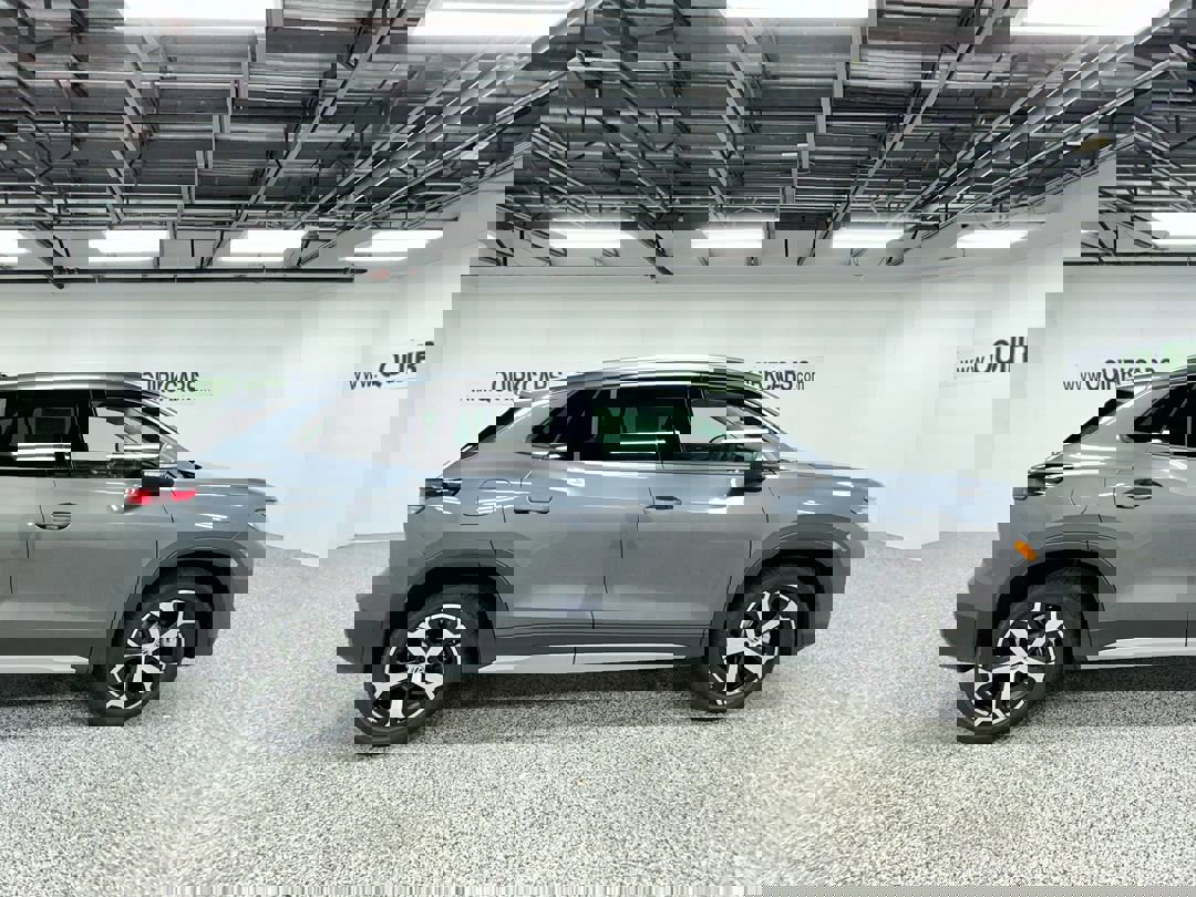 2025 Volkswagen Tiguan SE photo 4