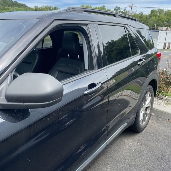 2021 Ford Explorer XLT photo 3
