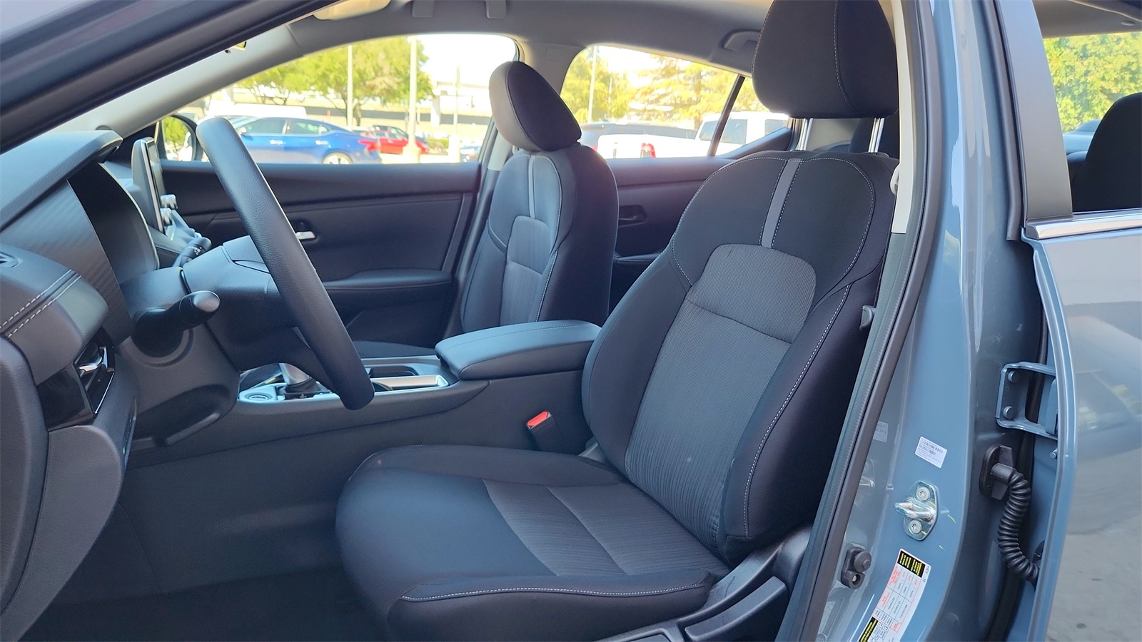 2025 Nissan Sentra SV photo 10