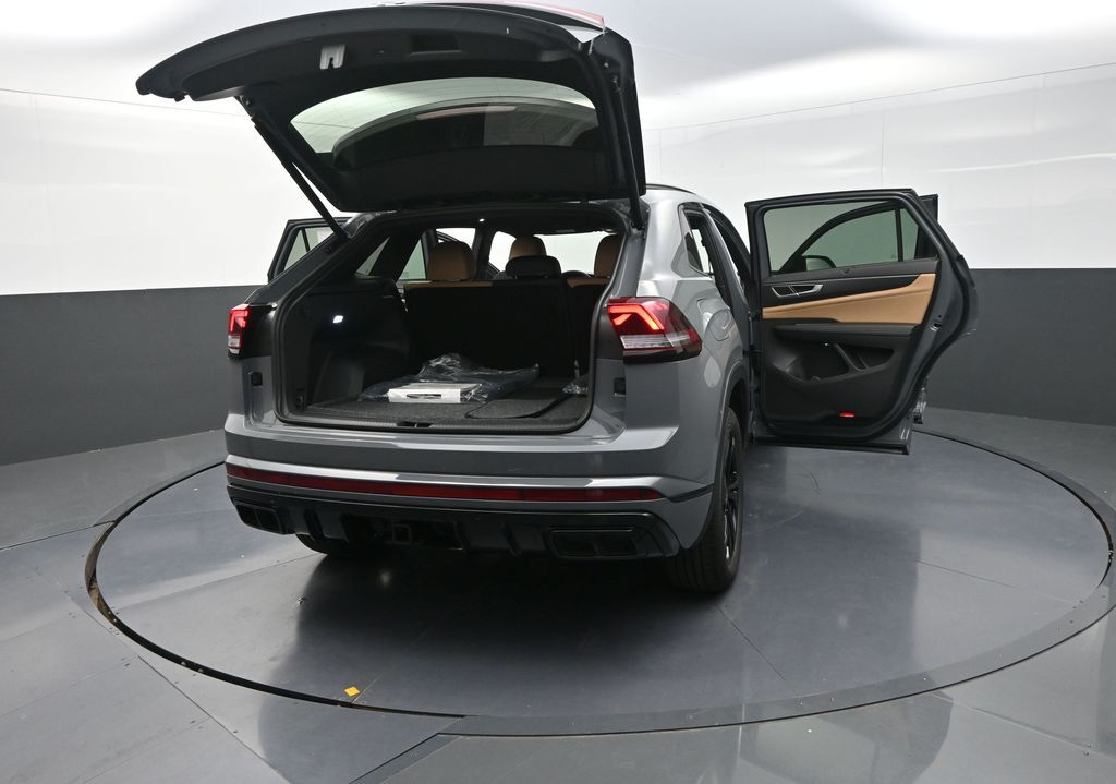 2025 Volkswagen Atlas Cross Sport SEL R-Line photo 29