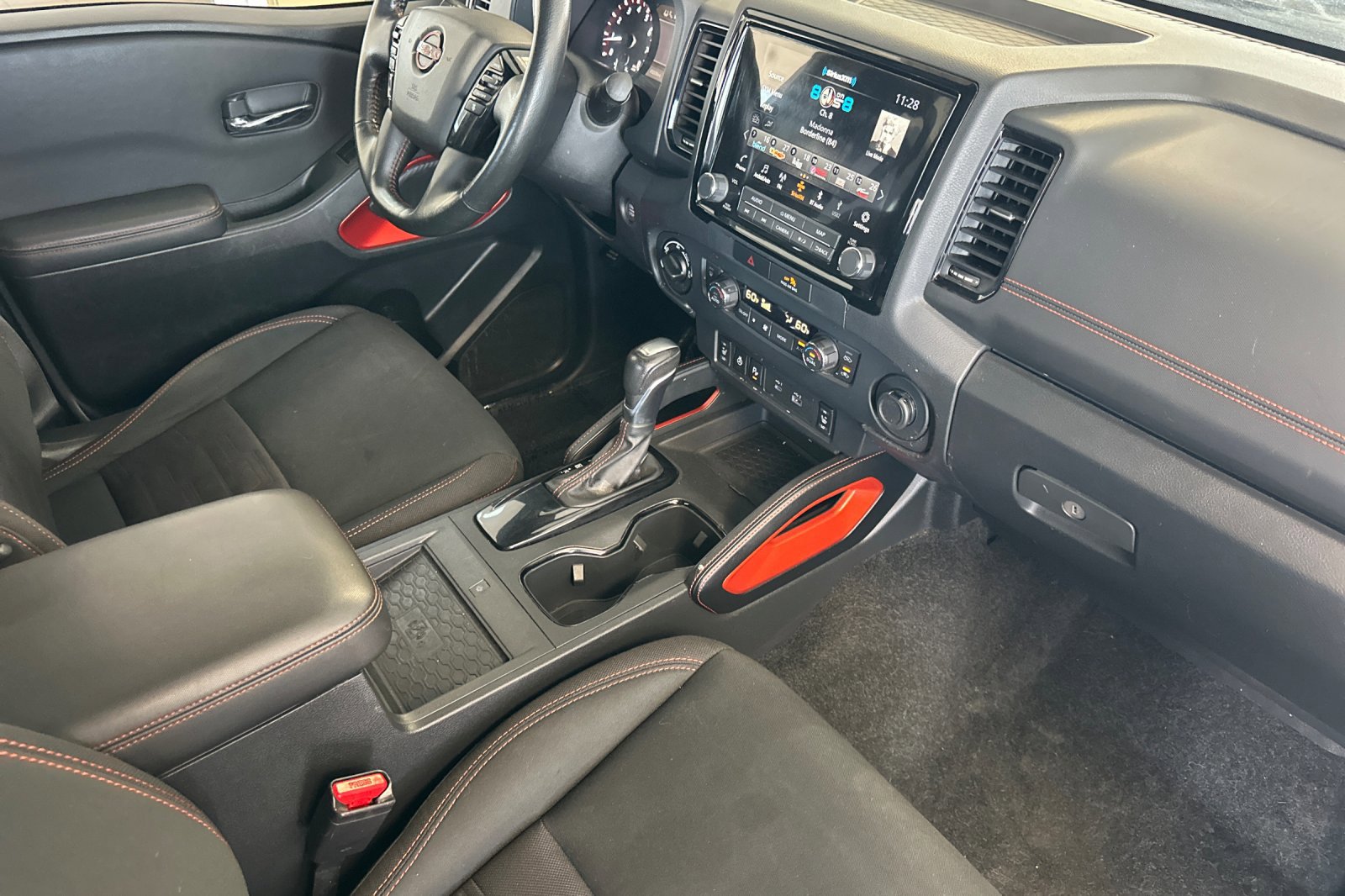 2022 Nissan Frontier PRO-4X photo 15