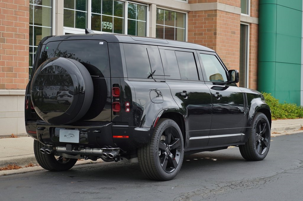 2025 Land Rover Defender 110 X-Dynamic SE photo 6