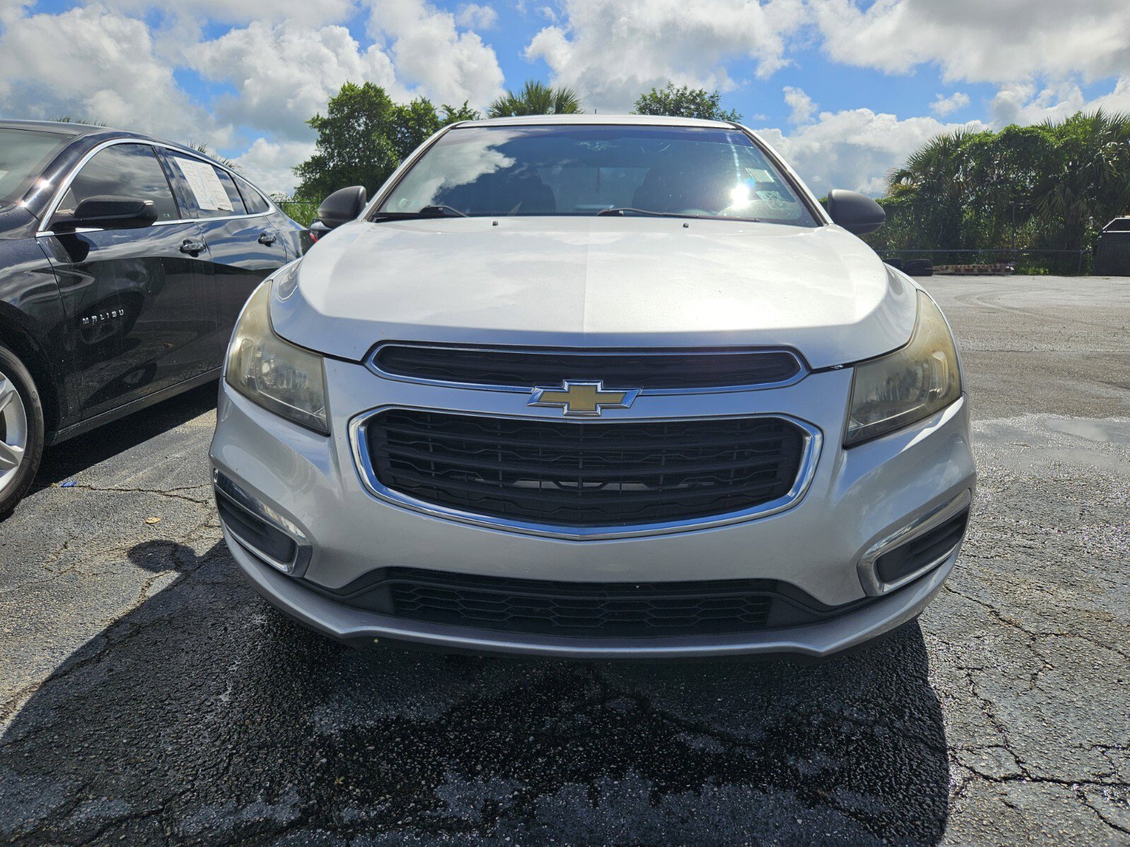 2016 Chevrolet Cruze LS photo 2
