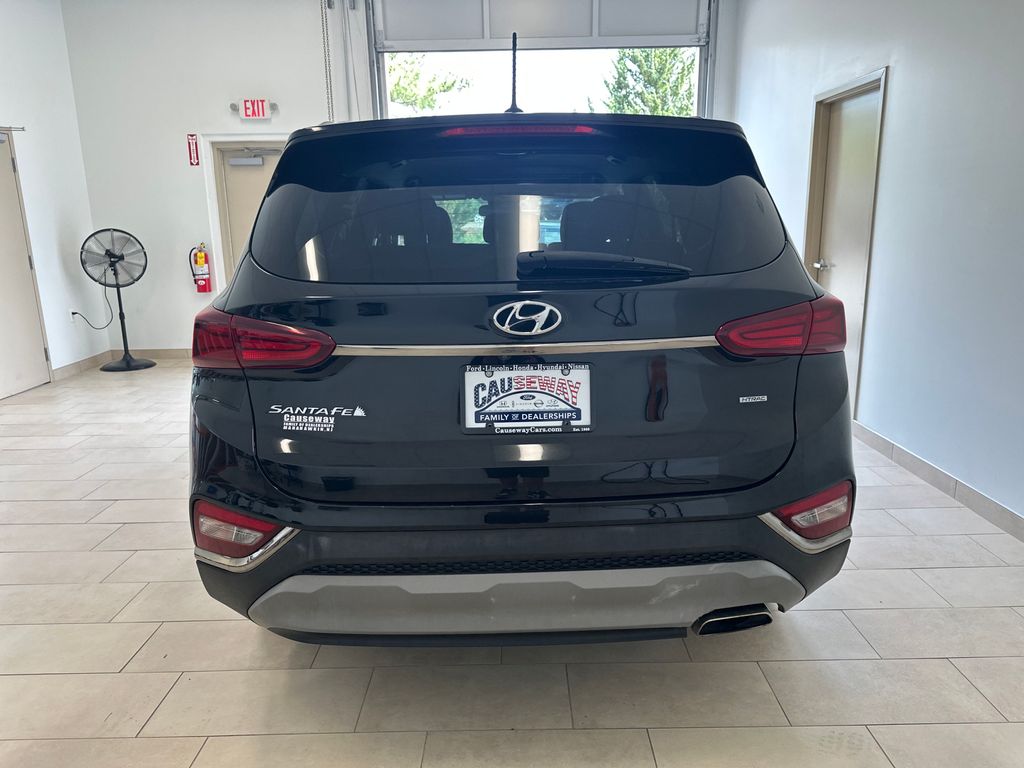 2019 Hyundai Santa Fe SE photo 5