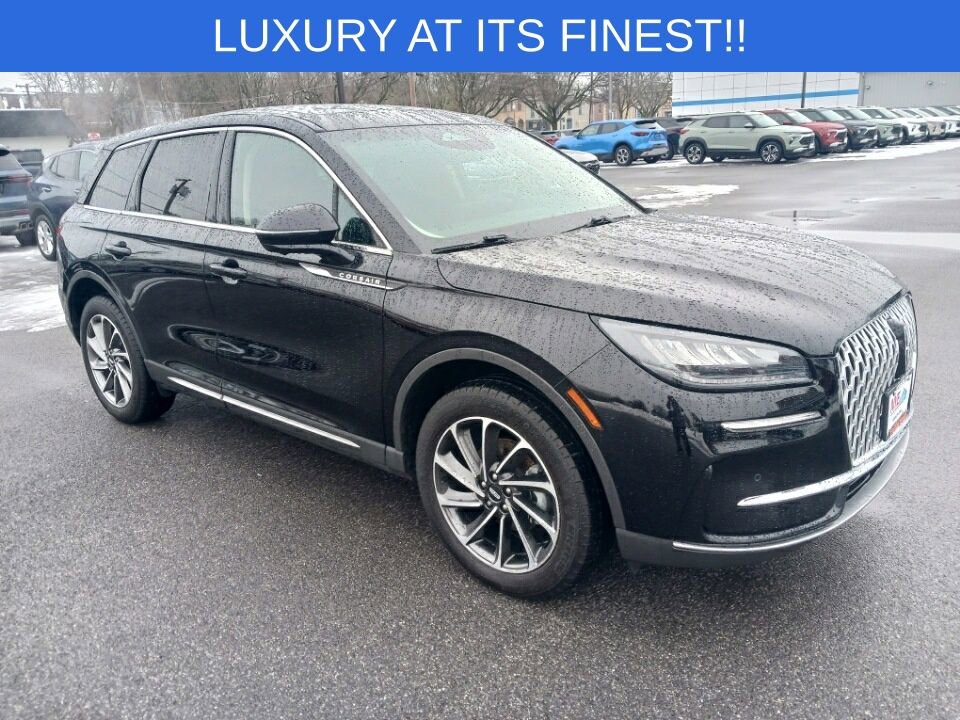 2023 Lincoln Corsair Base's photo