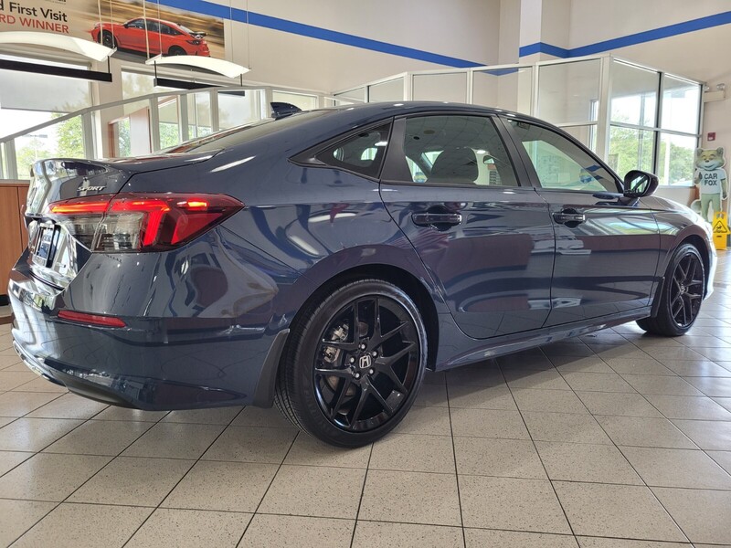 2025 Honda Civic Sport photo 3