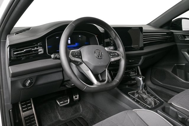 2025 Volkswagen Jetta 1.5T Sport photo 3