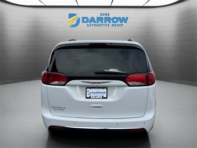 2017 Chrysler Pacifica Touring Plus photo 4