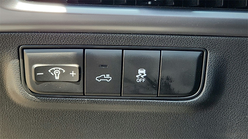 2025 Hyundai Santa Cruz SE photo 18