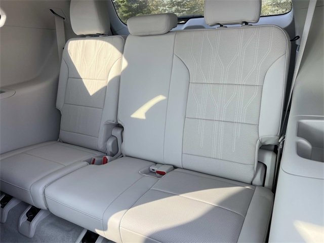 2026 Buick Enclave Avenir photo 11