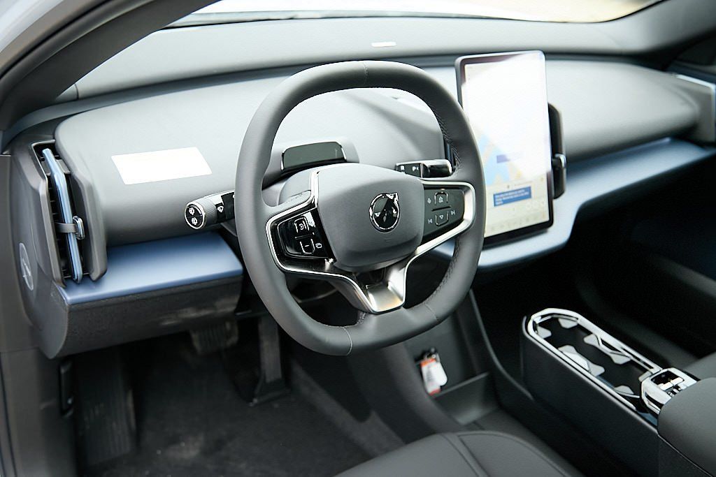 2026 VOLVO EX30 CC - Image 12