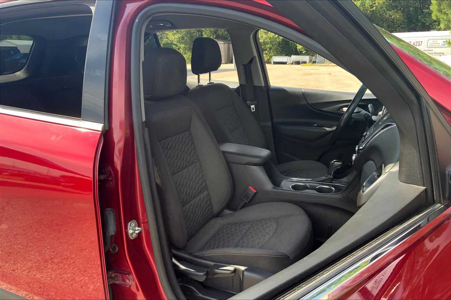 2018 Chevrolet Equinox LT photo 8