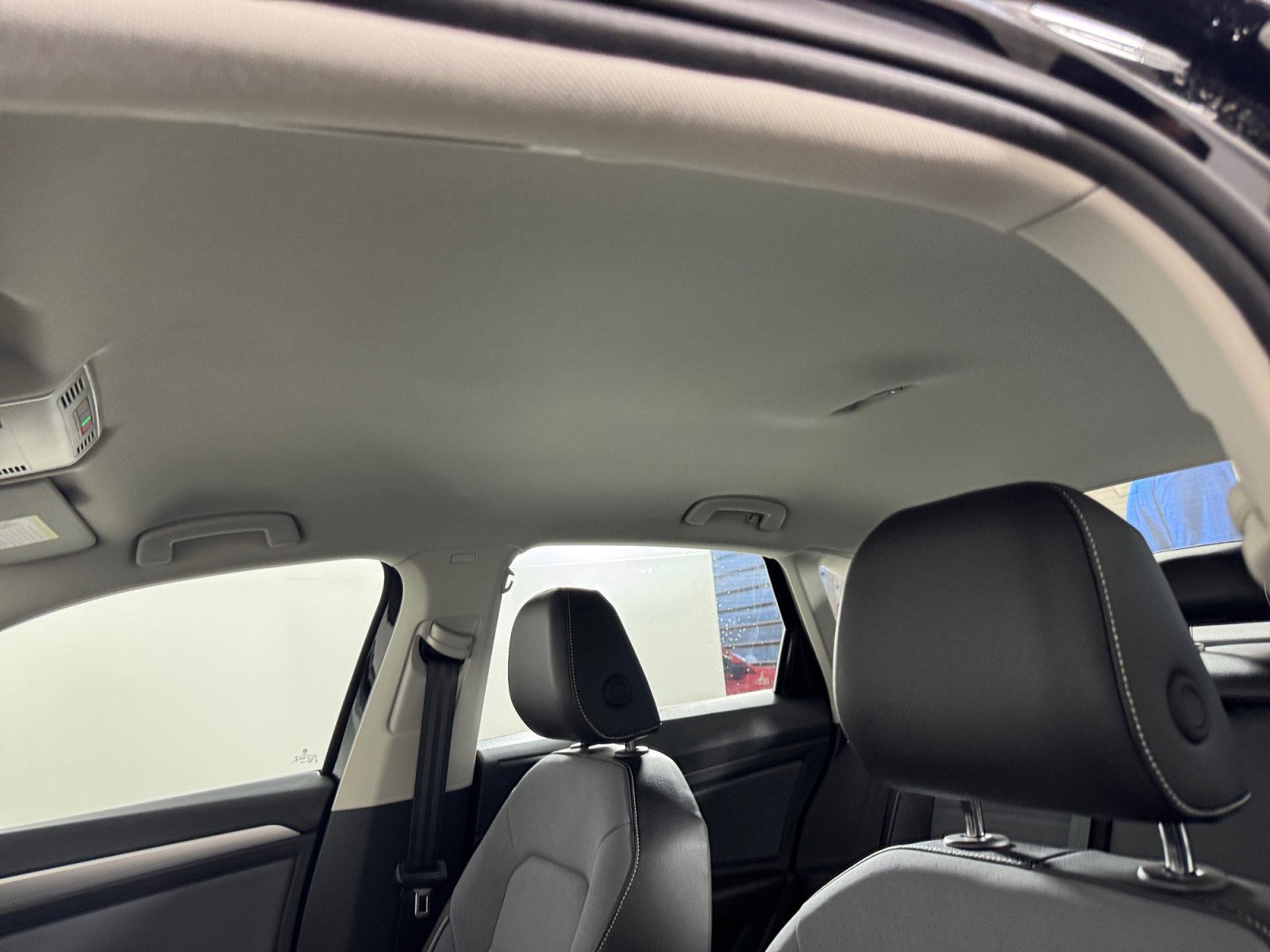 2025 Volkswagen Jetta SE photo 3