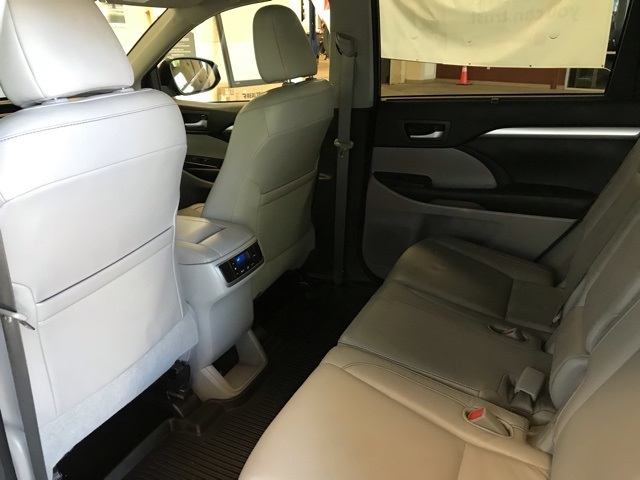 2015 Toyota Highlander XLE photo 13