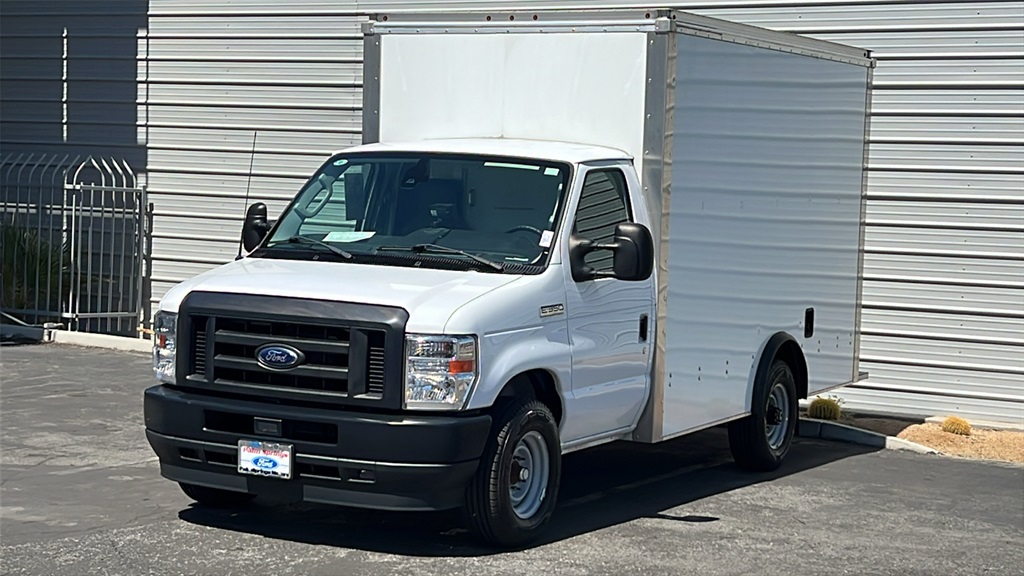 2023 Ford E-350 photo 2