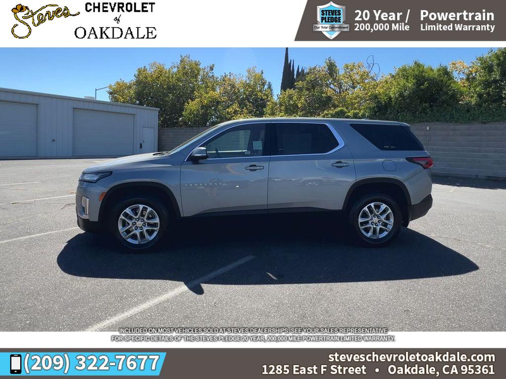 2023 Chevrolet Traverse LS photo 2