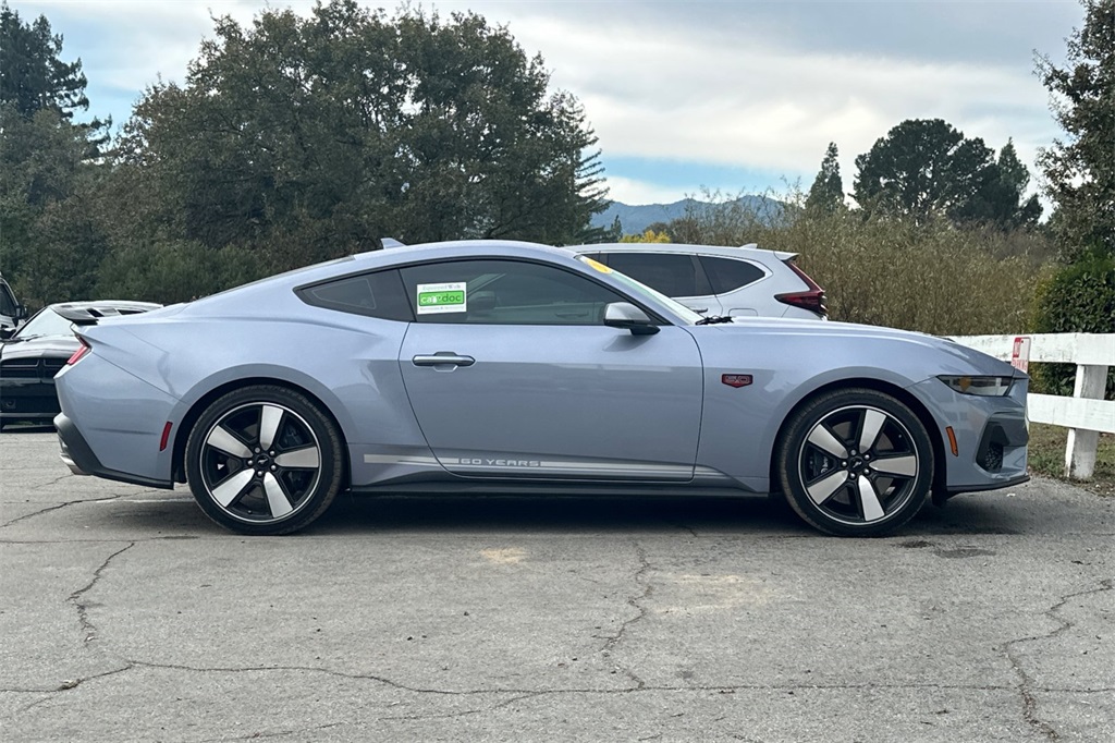 2025 Ford Mustang GT Premium photo 3