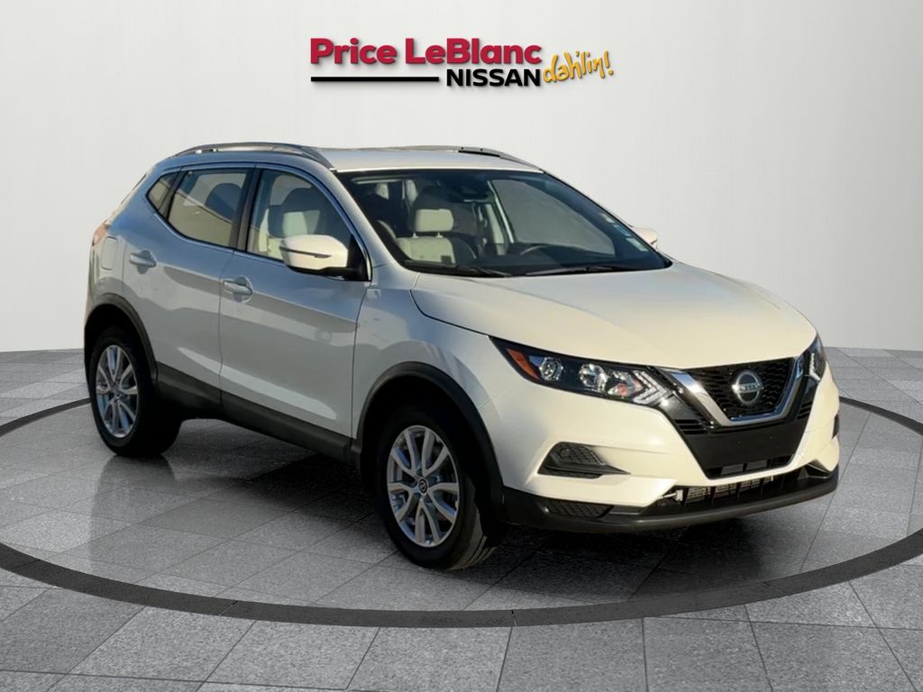 2020 Nissan Rogue Sport SV's photo
