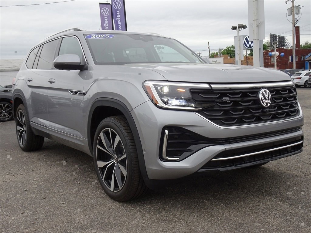 2025 Volkswagen Atlas SEL Premium R-Line photo 7