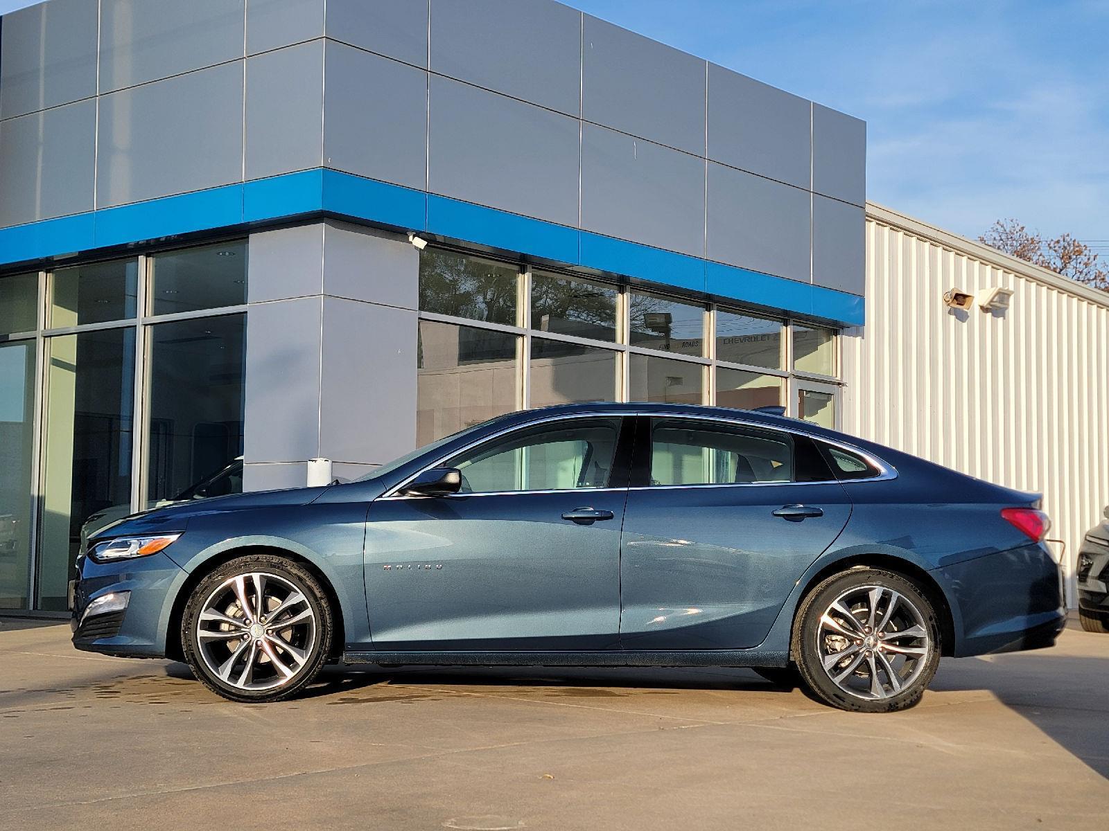 2024 Chevrolet Malibu Premier 2LT photo 4