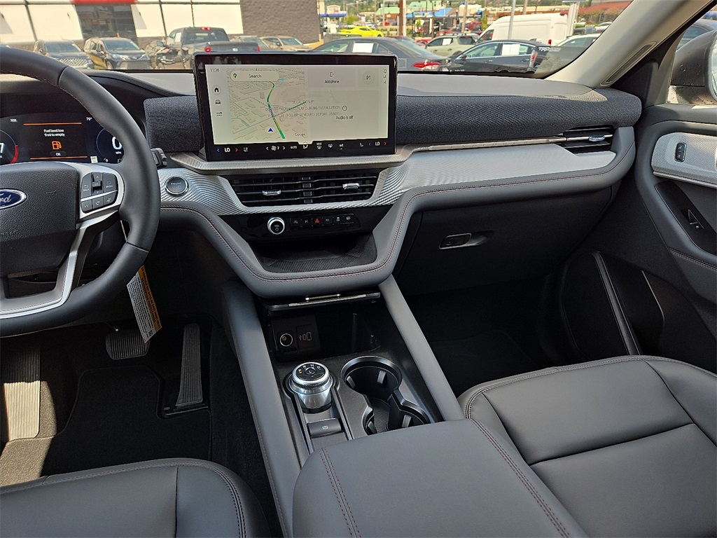 2025 Ford Explorer photo 9