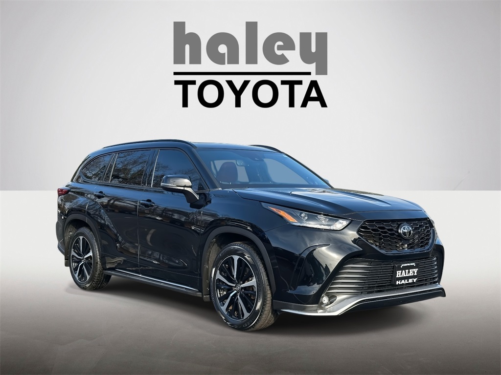 2022 Toyota Highlander XSE's photo