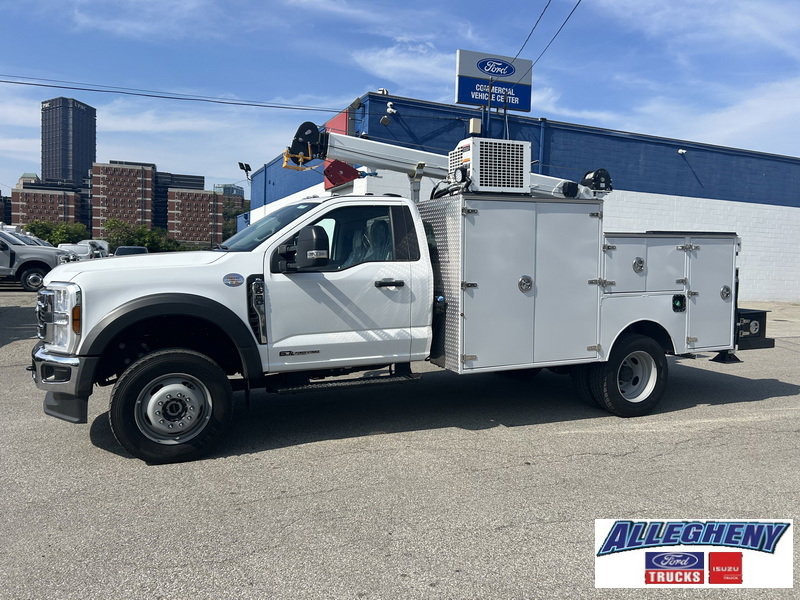 2024 Ford F-600 photo 2