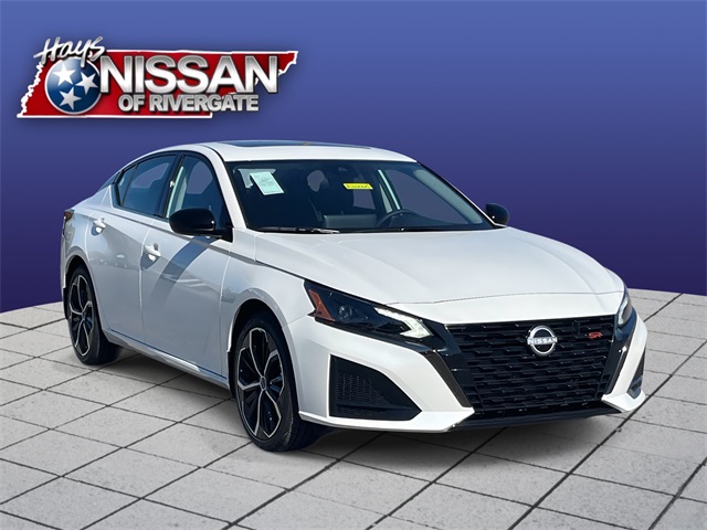 2025 Nissan Altima SR's photo