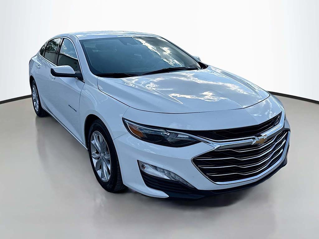 2024 Chevrolet Malibu 1LT photo 2