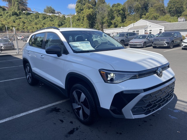 2025 Volkswagen Taos S photo 4